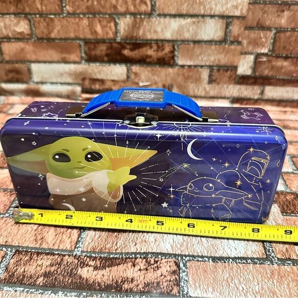 Star Wars The Mandalorian Grogu Tin Metal carrier box - Picture 9 of 11